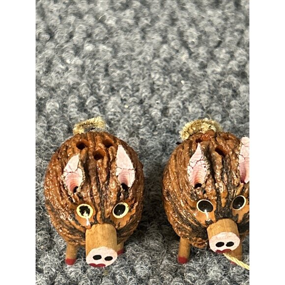 Anthropomorphic Pig Salt Pepper Shakers Walnut Small MCM Folk Art - Picture 4 of 9